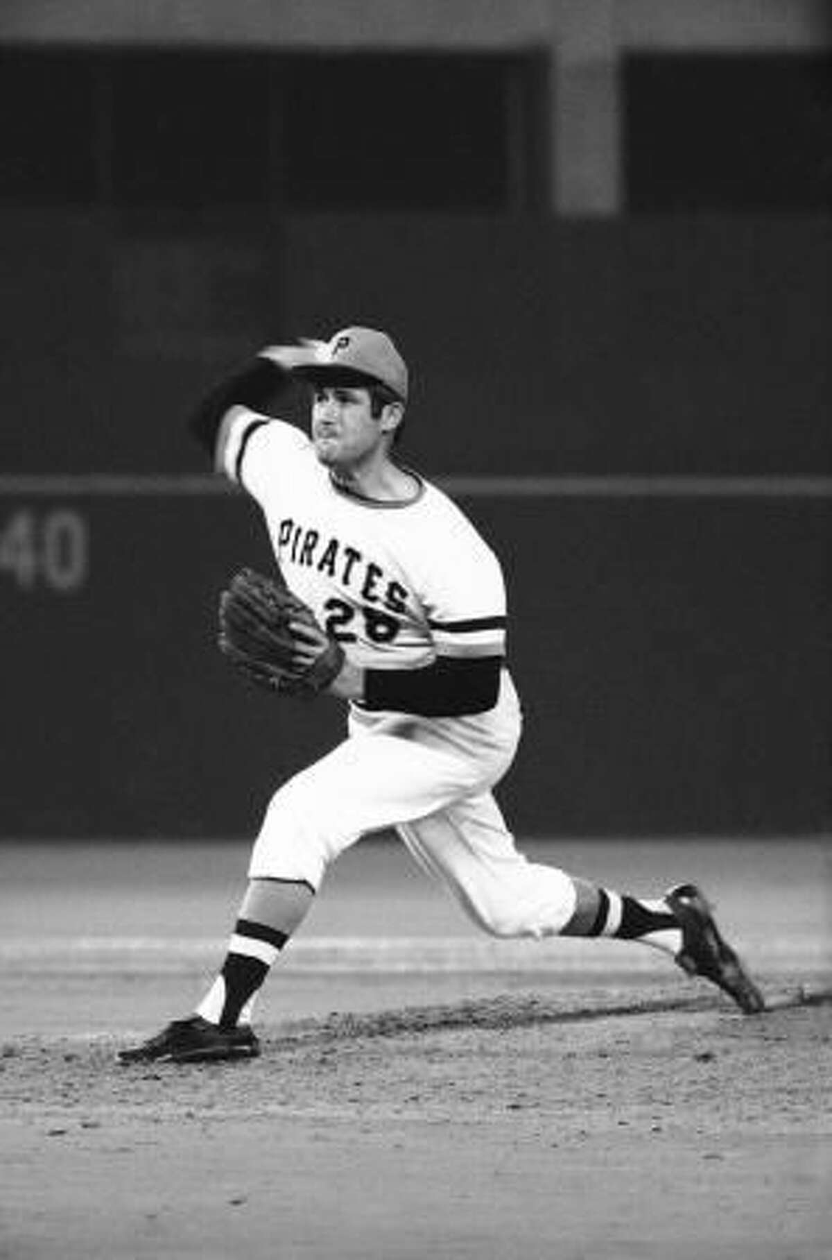 June 13, 1973: Pirates' Steve Blass loses control – Society for American  Baseball Research