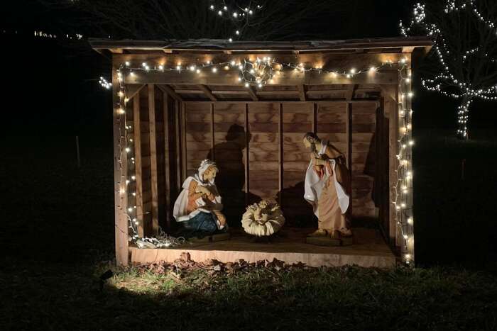 Christmas House Torrington Ct 2022 Torrington Academy's Drive-Through Christmas Fundraiser Held In Goshen