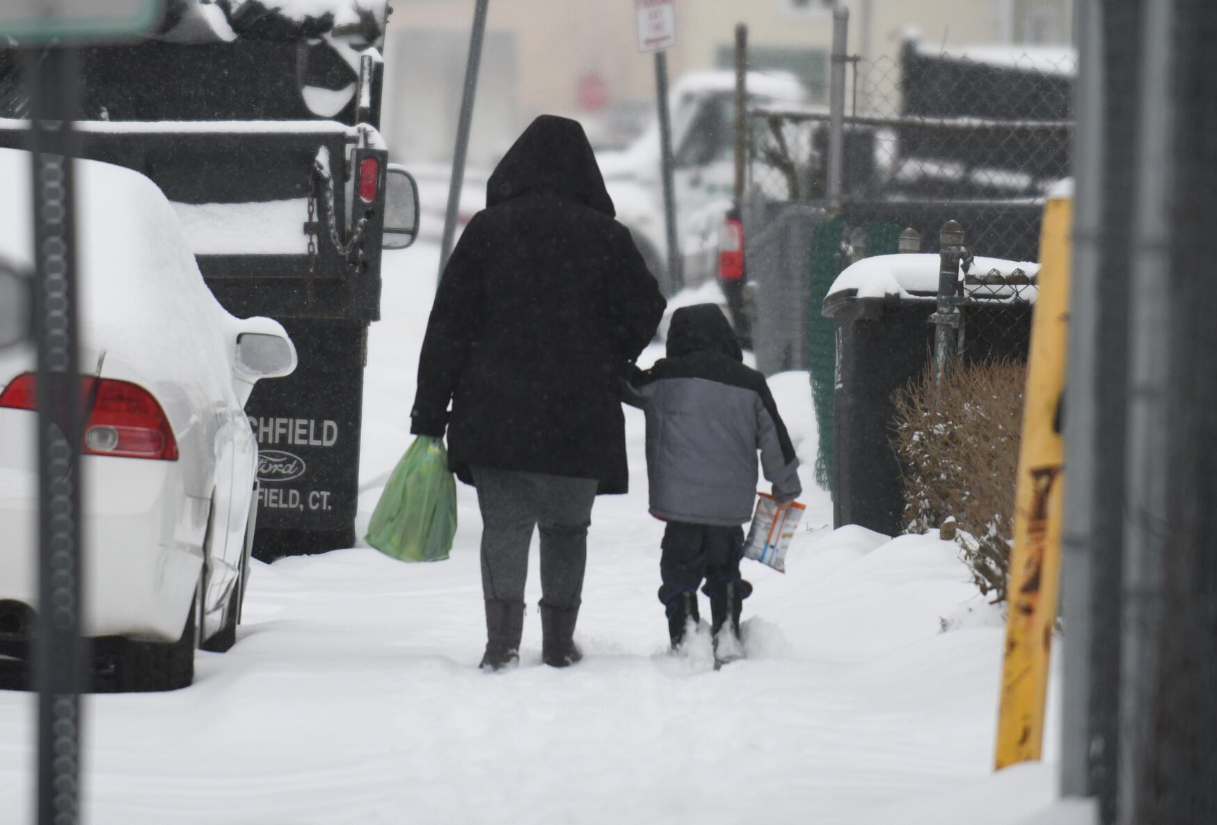 How much snow did Connecticut get?