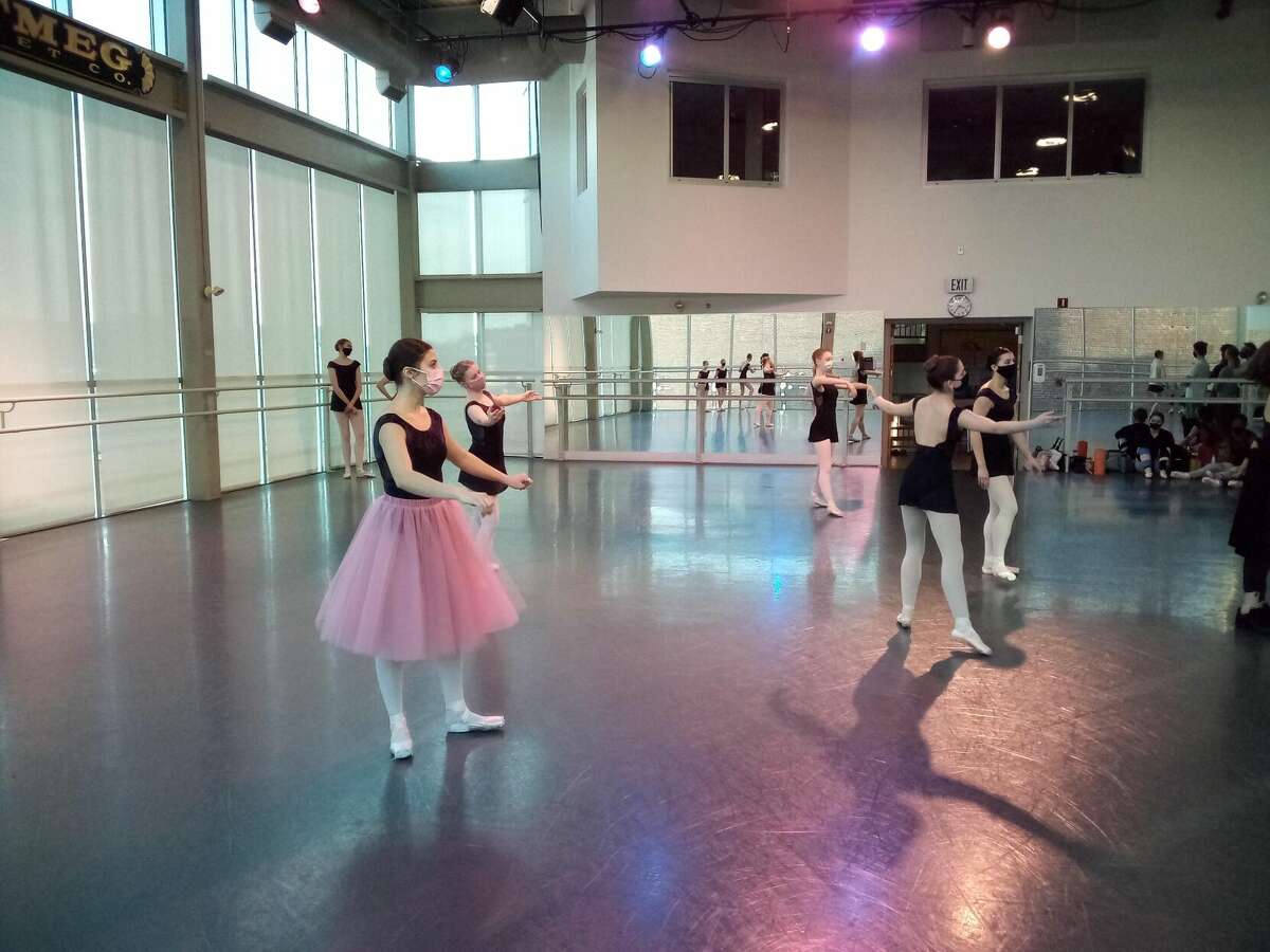 Torrington’s Nutmeg Conservatory ballet students thrive in ‘bubble