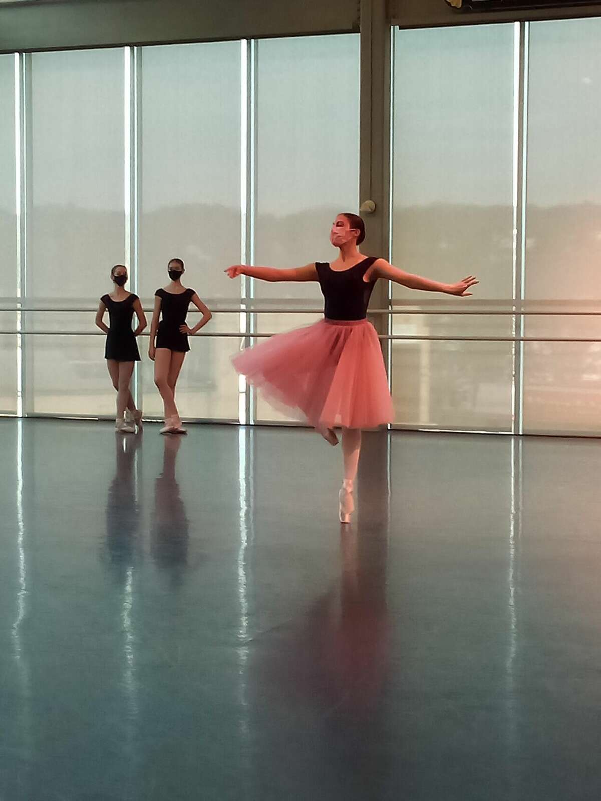 Torrington’s Nutmeg Conservatory ballet students thrive in ‘bubble