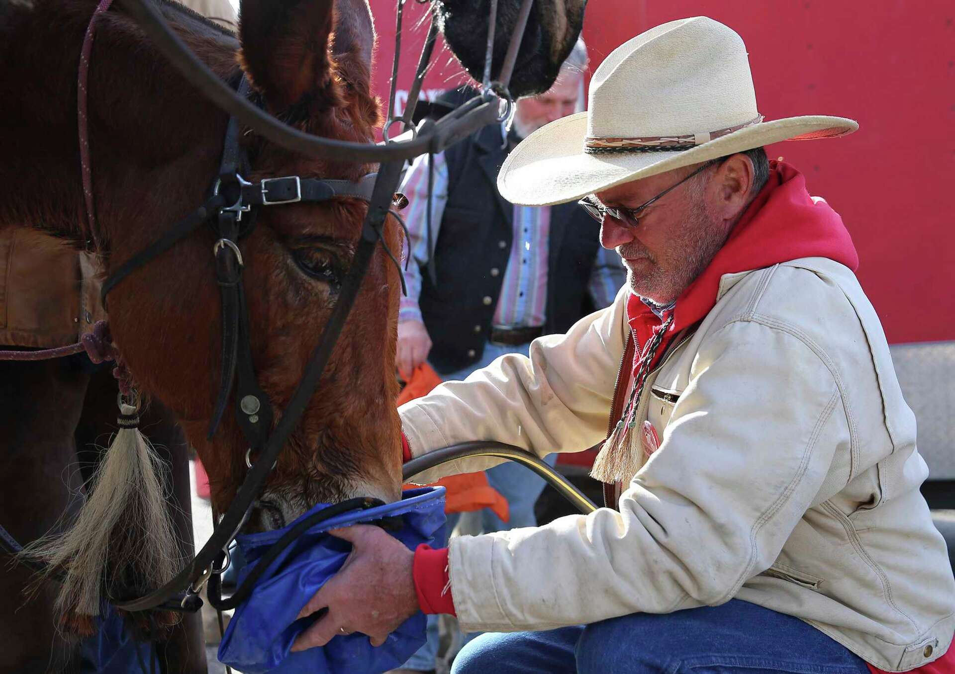 ‘Cowboy tradition alive’: Trail riders mount up and take the scenic ...