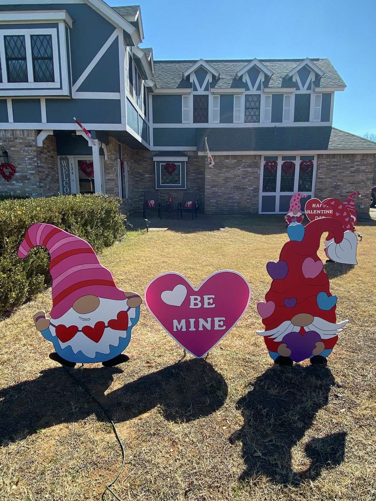 Valentine's Day display pops up in San Antonio