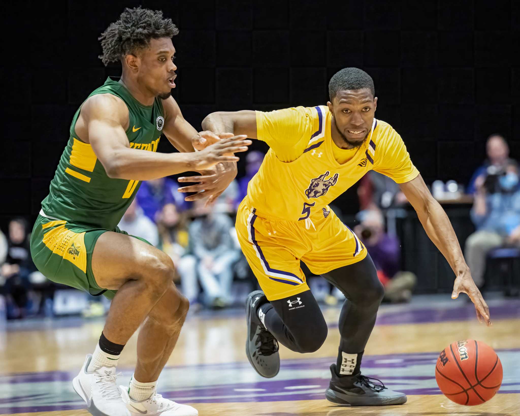 UAlbany men's basketball hosts New Hampshire on Senior Night