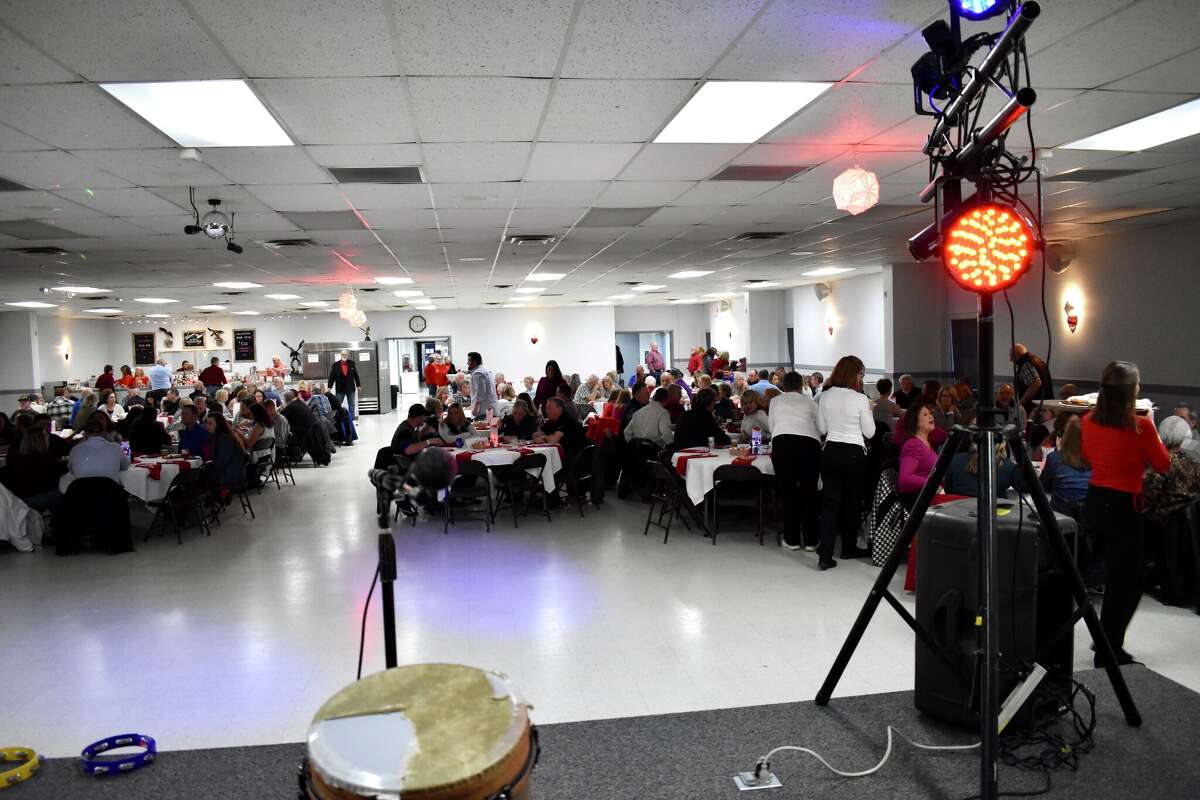 The Big Rapids Eagles hosted a Valentine's blue jean ball evening that featured dinner, dessert, specialty drinks, music and dancing throughout the evening. 