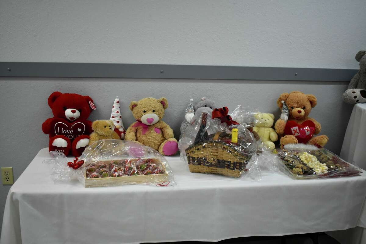 The Big Rapids Eagles hosted a Valentine's blue jean ball evening that featured dinner, dessert, specialty drinks, music and dancing throughout the evening. 