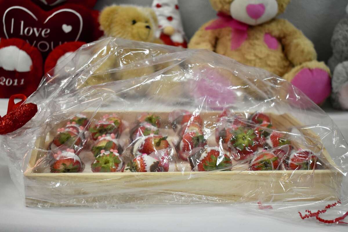 The Big Rapids Eagles hosted a Valentine's blue jean ball evening that featured dinner, dessert, specialty drinks, music and dancing throughout the evening. 