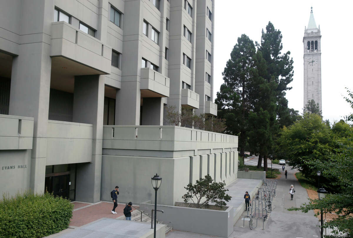 Students come and go at Evans Hall at UC Berkeley on Wednesday, Aug. 28, 2019.