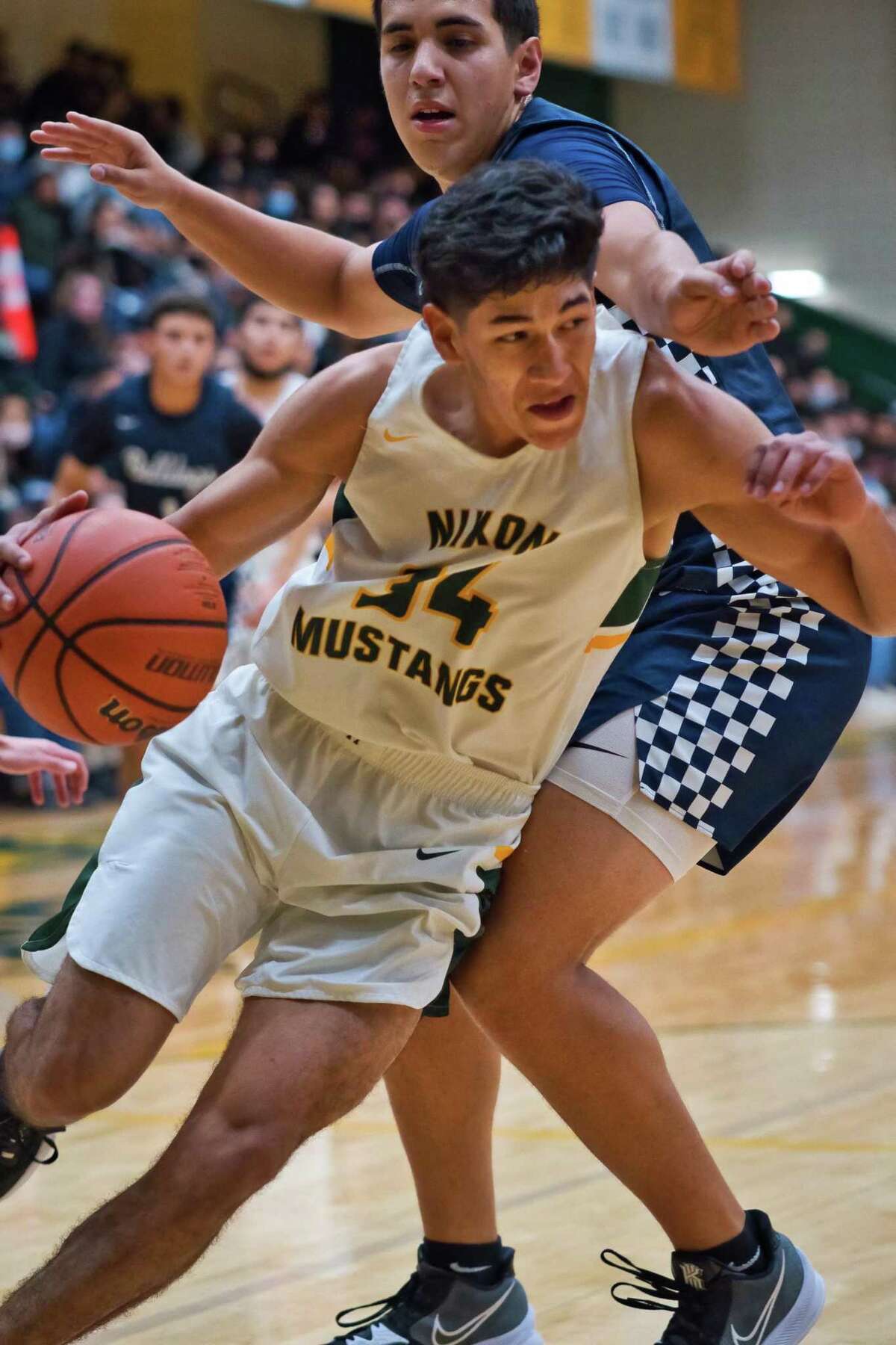 Ian Tovar and the Nixon Mustangs defeated the Alexander Bulldogs 56-53 on Friday.