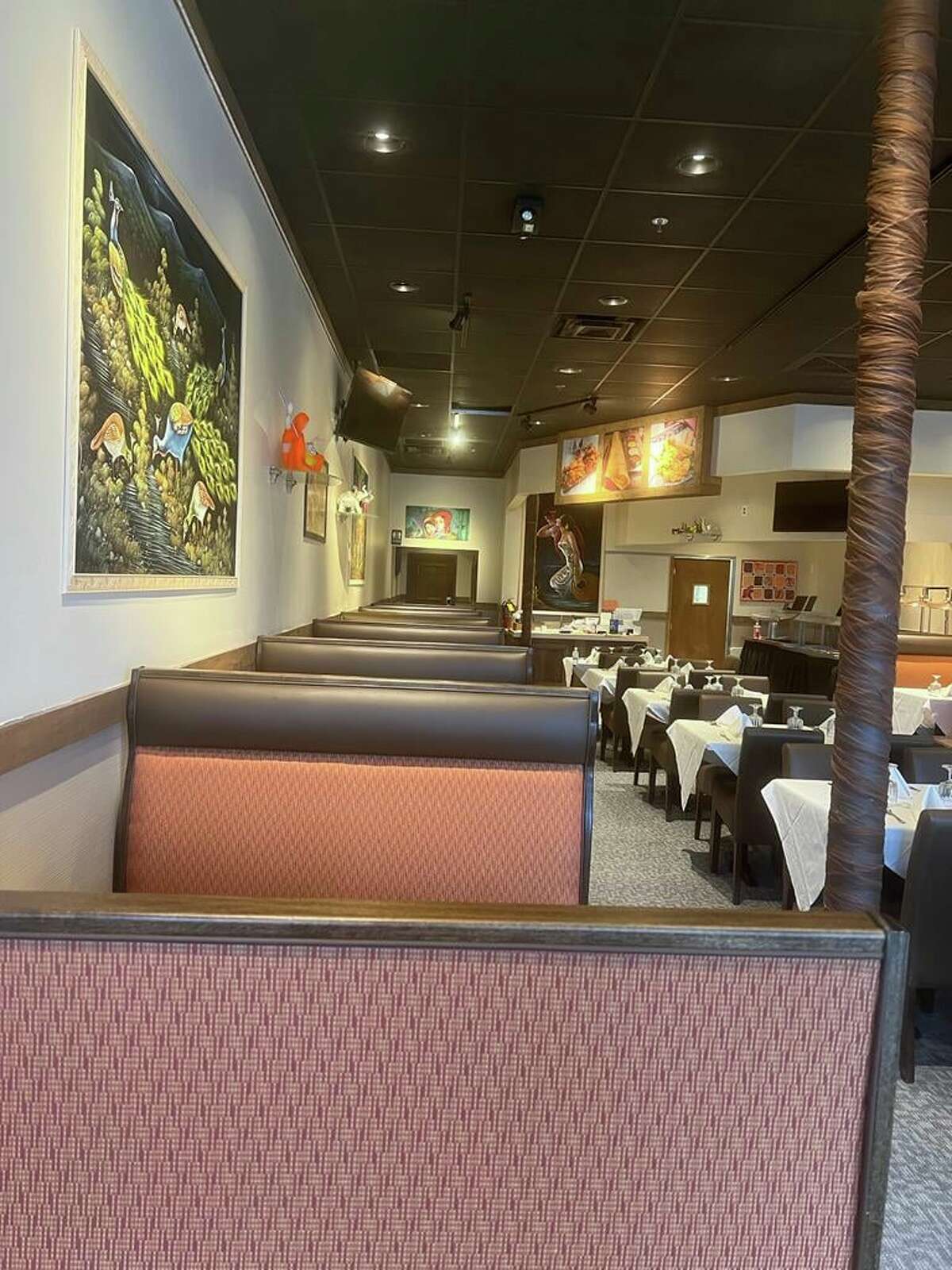 The new Dosa Grill in Albany, an Indian restaurant in a Western Avenue commercial plaza with Uncommon Grounds and DiBella's Subs.