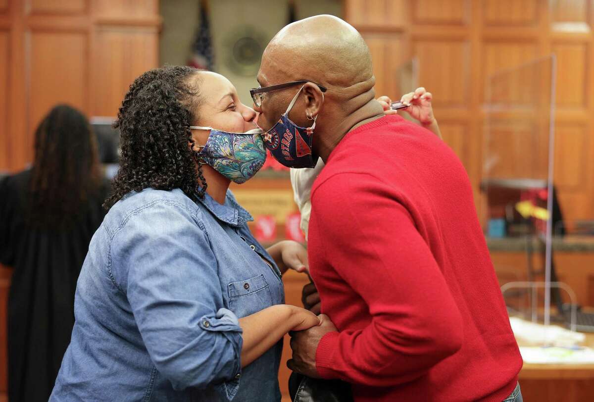 Houston Couples Flock To Courthouse For Valentine’s Day To Exchange ...