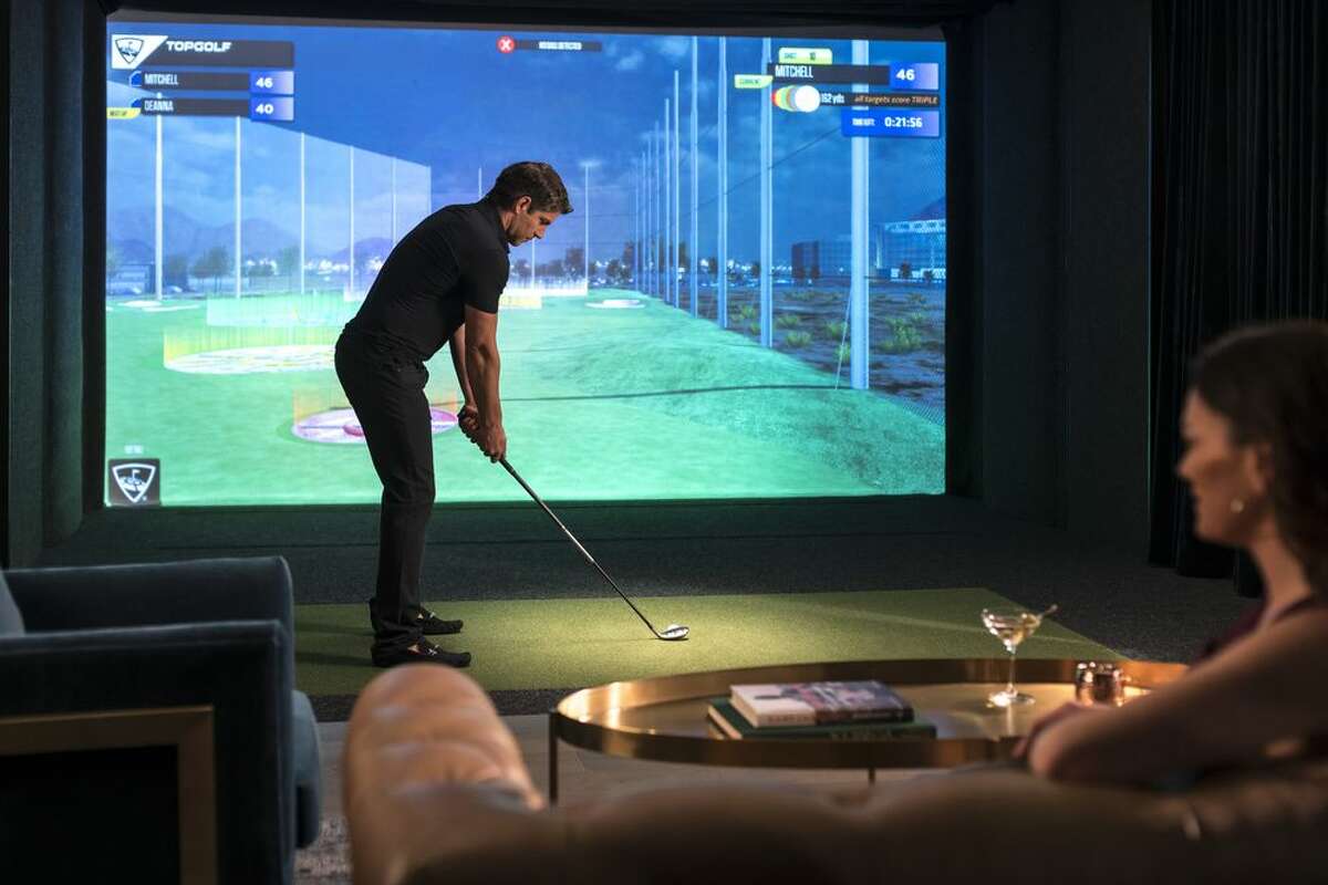 The Four Seasons Hotel Houston golf simulator.