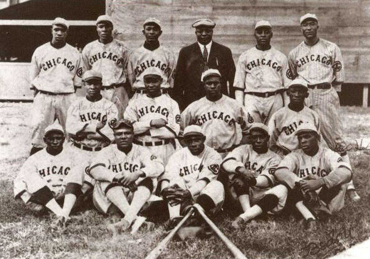 Team publicity photo for 1919 Chicago American Giants, an African American baseball team.