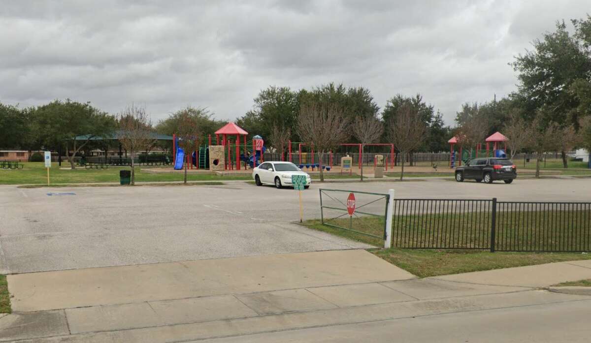 A brawl between high school students at Malcolm E. Beckendorff Family Park in Katy ended in multiple stabbings and hospitalizations, according to authorities.