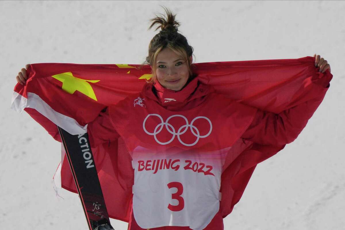 Freestyle Skiing Gold Medalist Eileen Gu Runs 1:41:07 in San