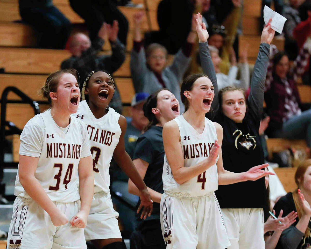 Magnolia West stuns state-ranked Lake Creek for bi-district title