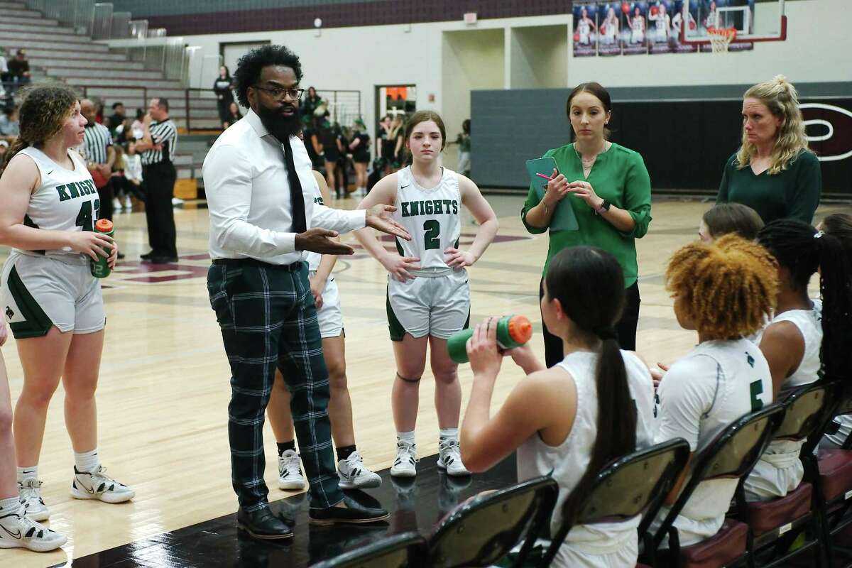 Girls’ basketball Clear Falls, Clear Brook win playoff openers