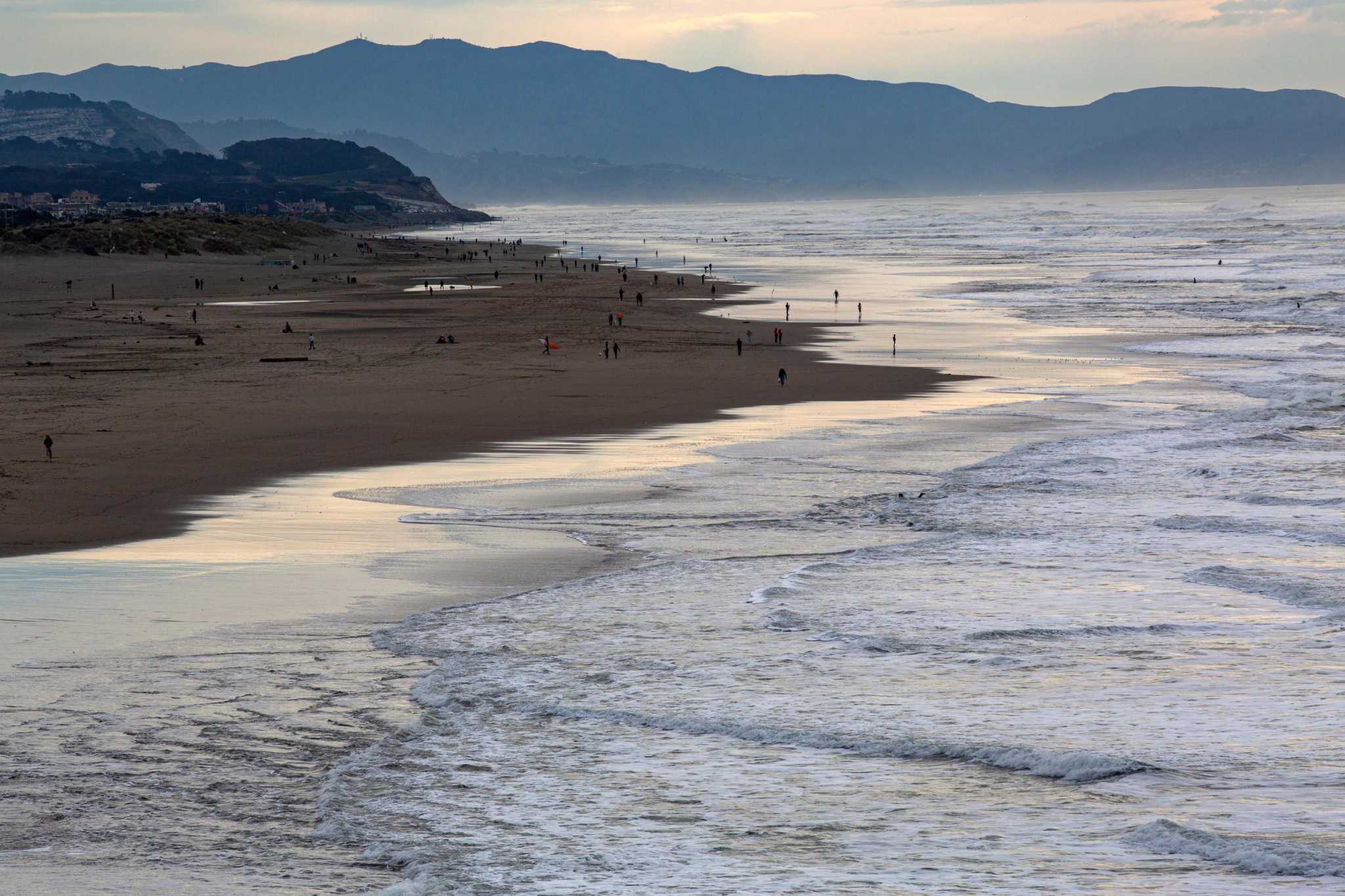 Dangerous sneaker waves expected on S.F. Bay Area coasts. Here's how to stay safe - Vimarsana News