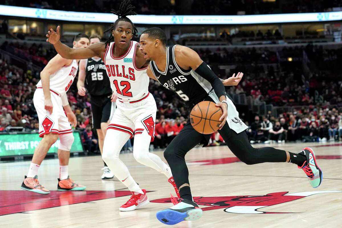 With Dejounte Murray chasing his Spurs triple-double record, David