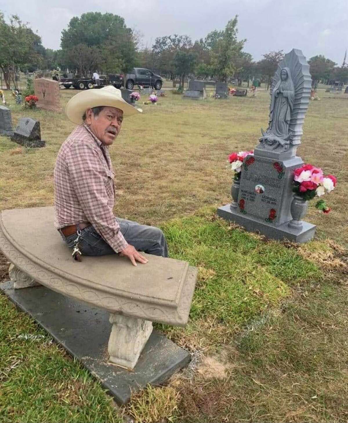 Every morning for nearly three years, 88-year-old Leopoldo Ramirez would sit at Boerne Cemetery and visit his late-wife Margarita Ramirez. 