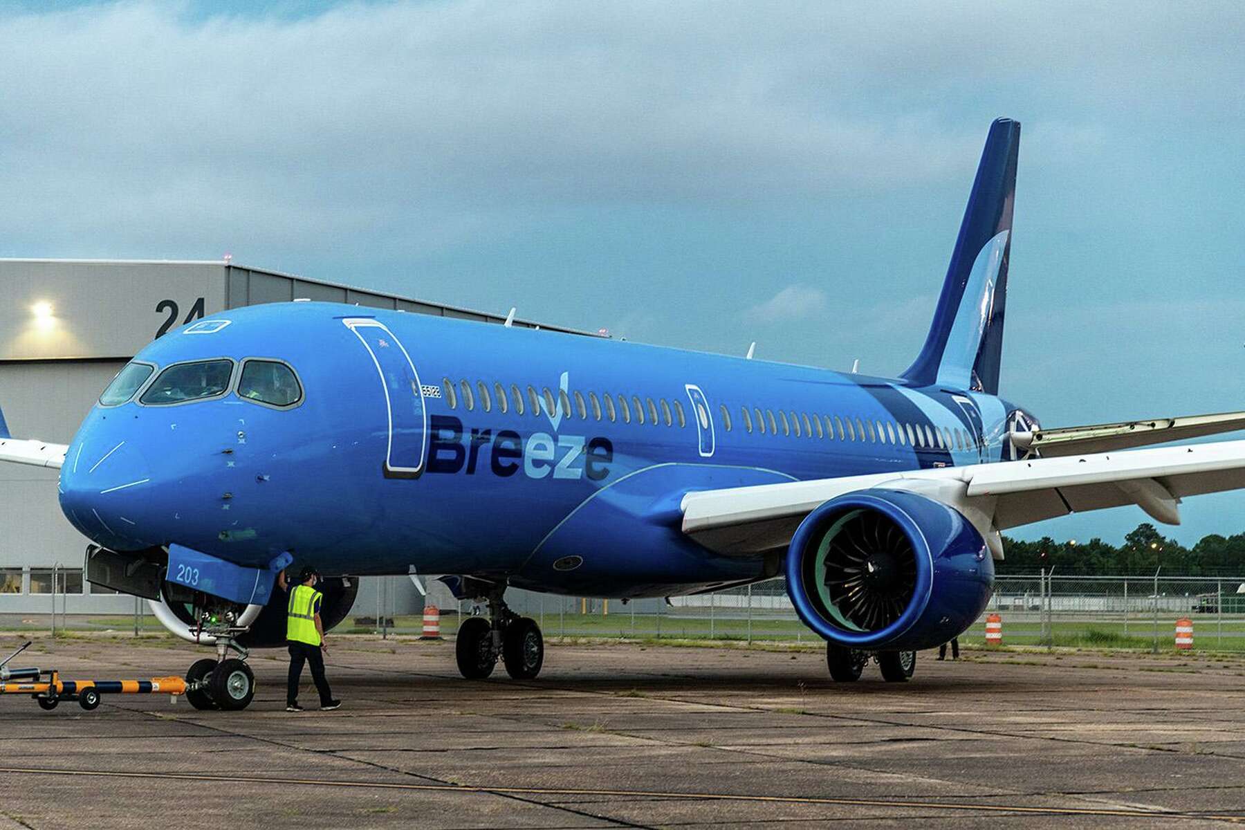 Breeze Airways To Add 8 Destinations And A Base With 0 Jobs At Bradley Airport