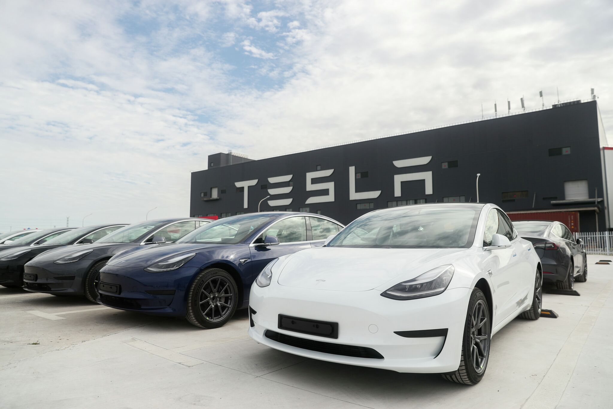 Musk tweets at Biden: Model 3 'literally the most made in America car' in US - Vimarsana News