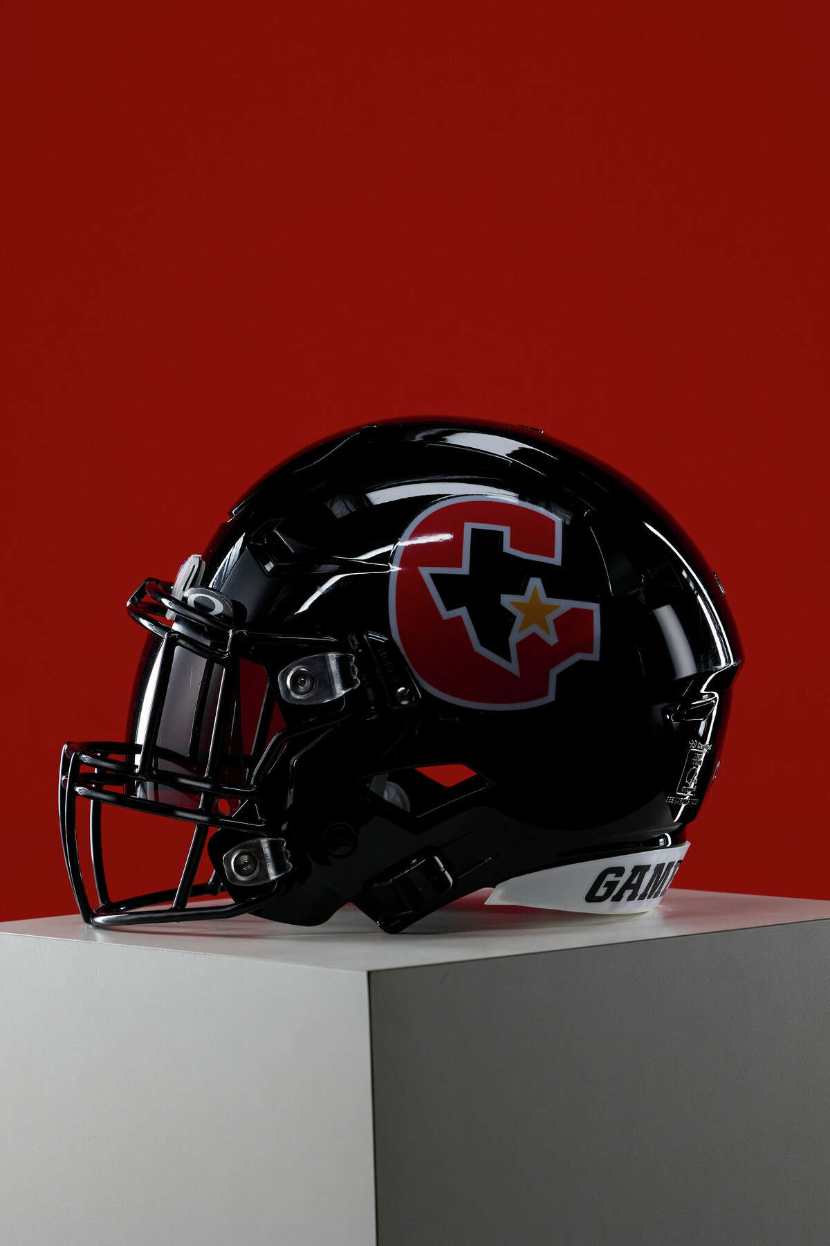 USFL's Houston Gamblers unveil uniforms for 2022 season
