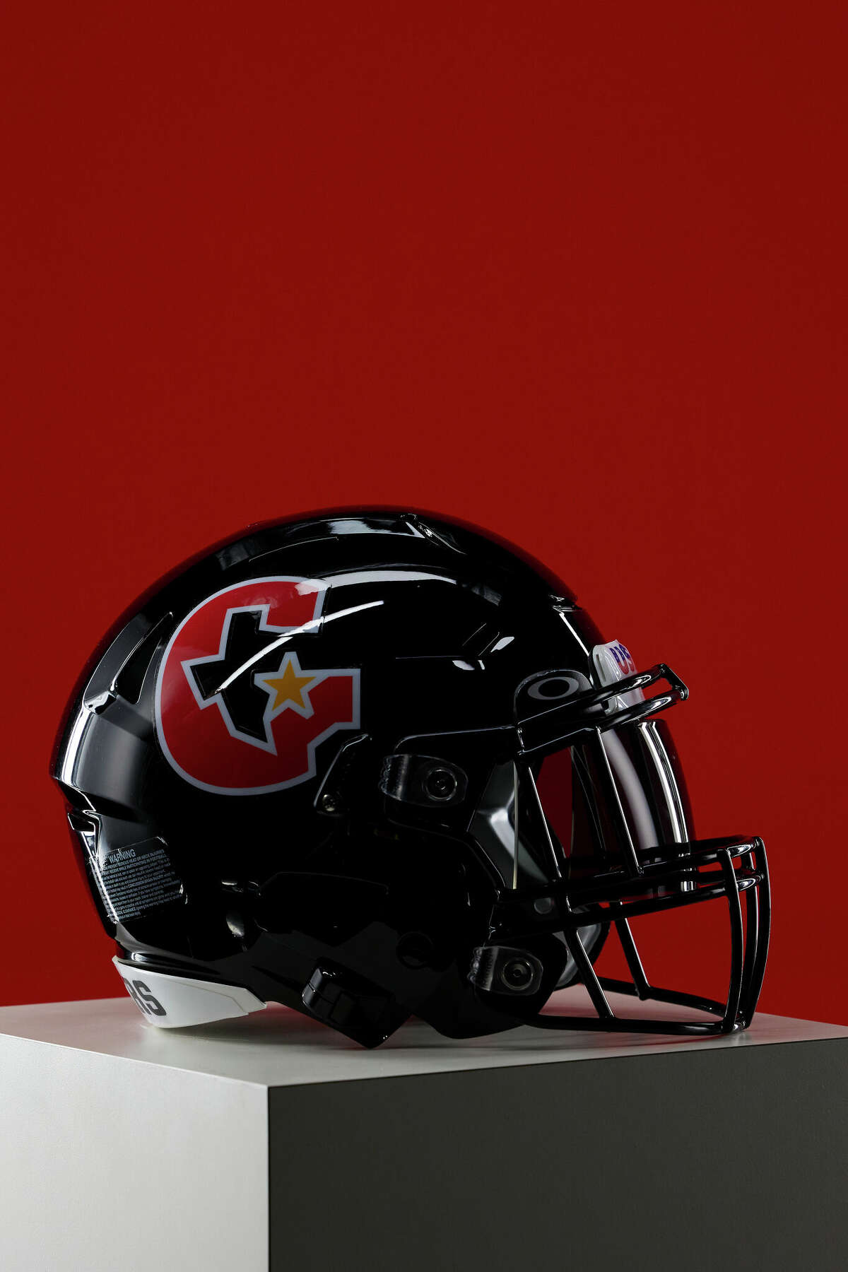 USFL's Houston Gamblers unveil uniforms for 2022 season