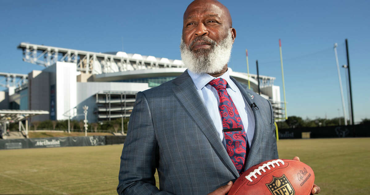 Job status of Texans head coach Lovie Smith very much up in the air