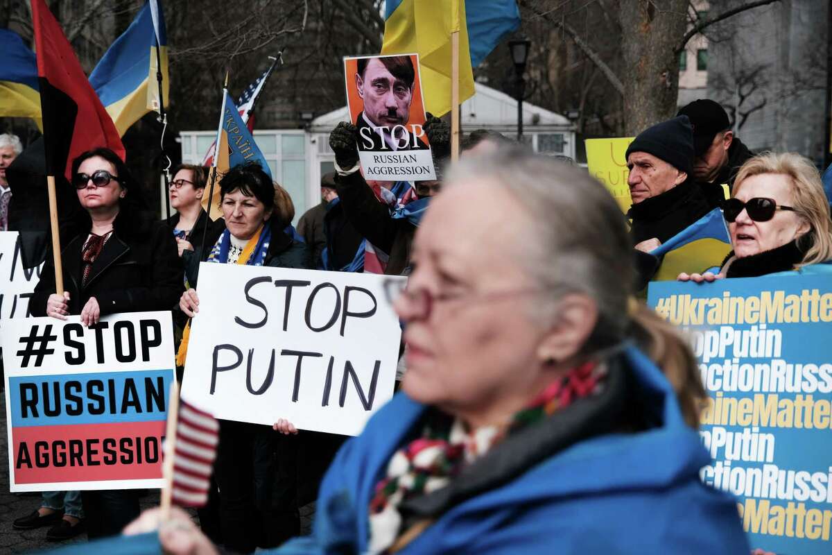 Dozens of pro-Ukrainian activists and Ukrainian Americans rally outside of the United Nations this month. But such protests have been relatively few on the global scale.