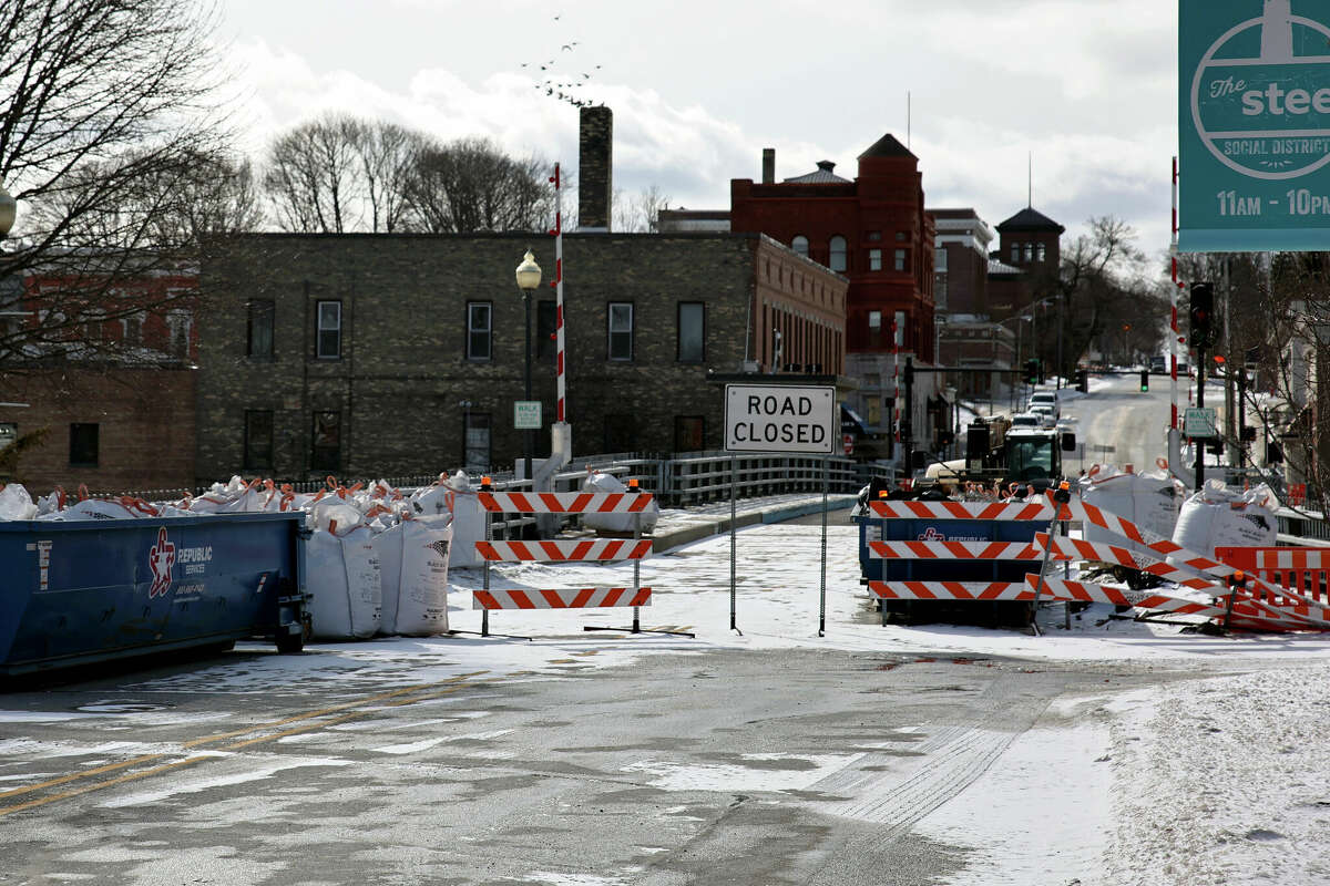 Despite new work not being perfomed on the Maple Street Bridge until the weather warms up, city engineer Shawn Middleton wants the bridge to remain closed to pedestrians. 