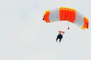 2 seriously injured in Waller County skydiving accident
