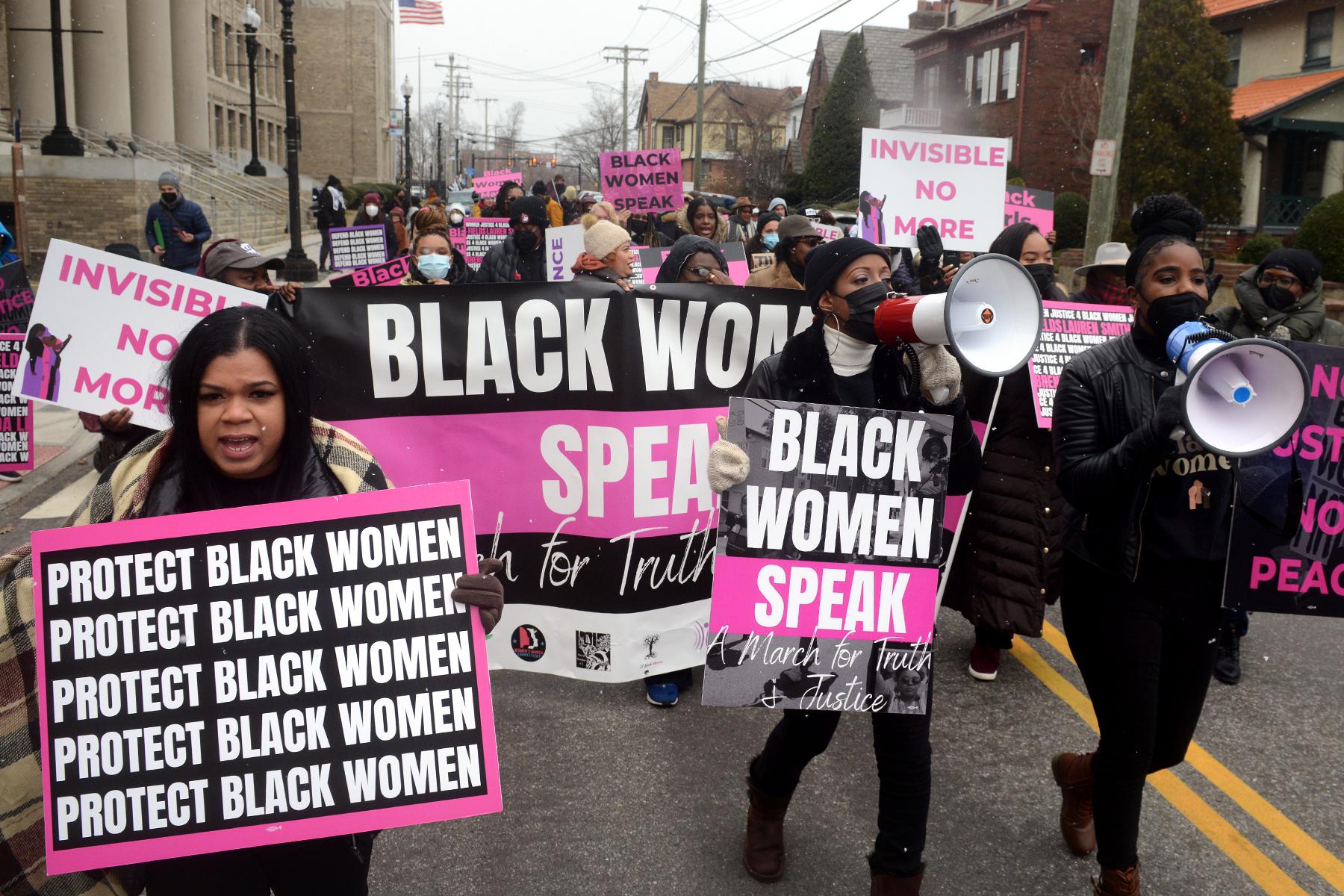 Bridgeport protesters keep pressure on Ganim, police - Vimarsana News