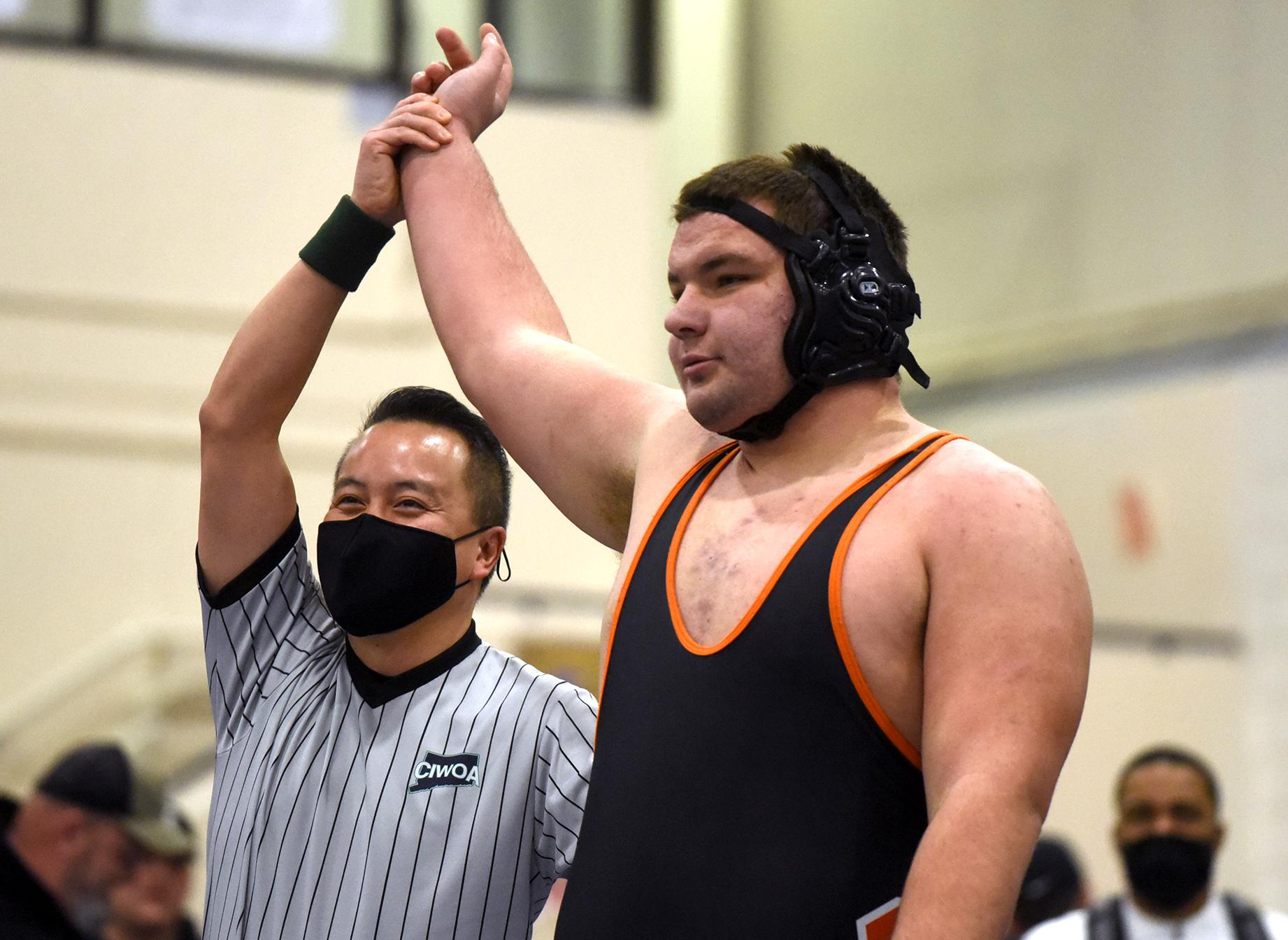Jeff Jacobs: Shelton's Weiner will swap wrestling for rugby after competing in State Open - Vimarsana News