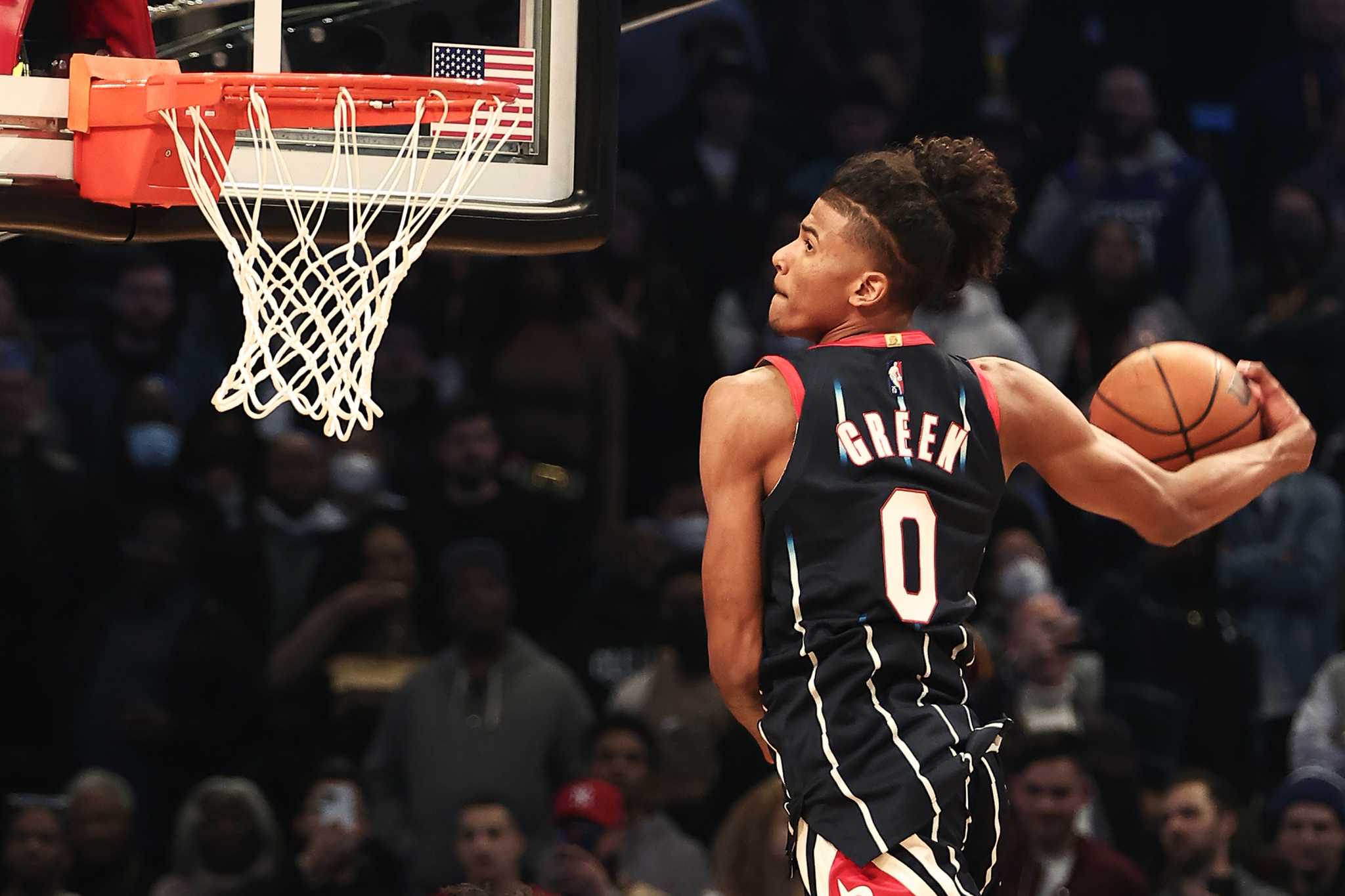 Rookie Jalen Green defies gravity with massive dunk!, NBA News