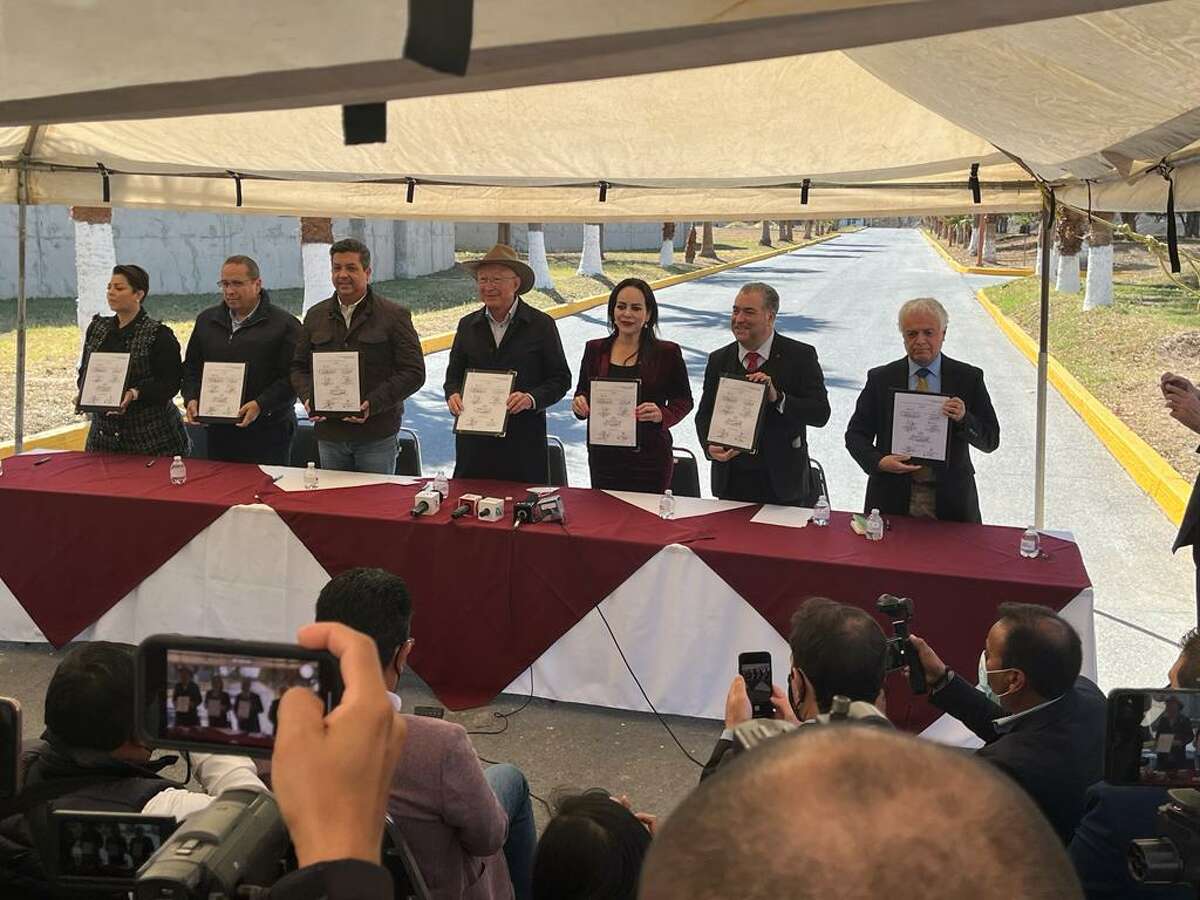 Representatives from NADBank, the Nuevo Laredo government, Comapa Nuevo Laredo, CEAT and the National Water Commission of Conagua Comisión Nacional del Agua sign a proposal for resolving transboundary wastewater flows in the Rio Grande on Friday, Feb. 18, 2021.