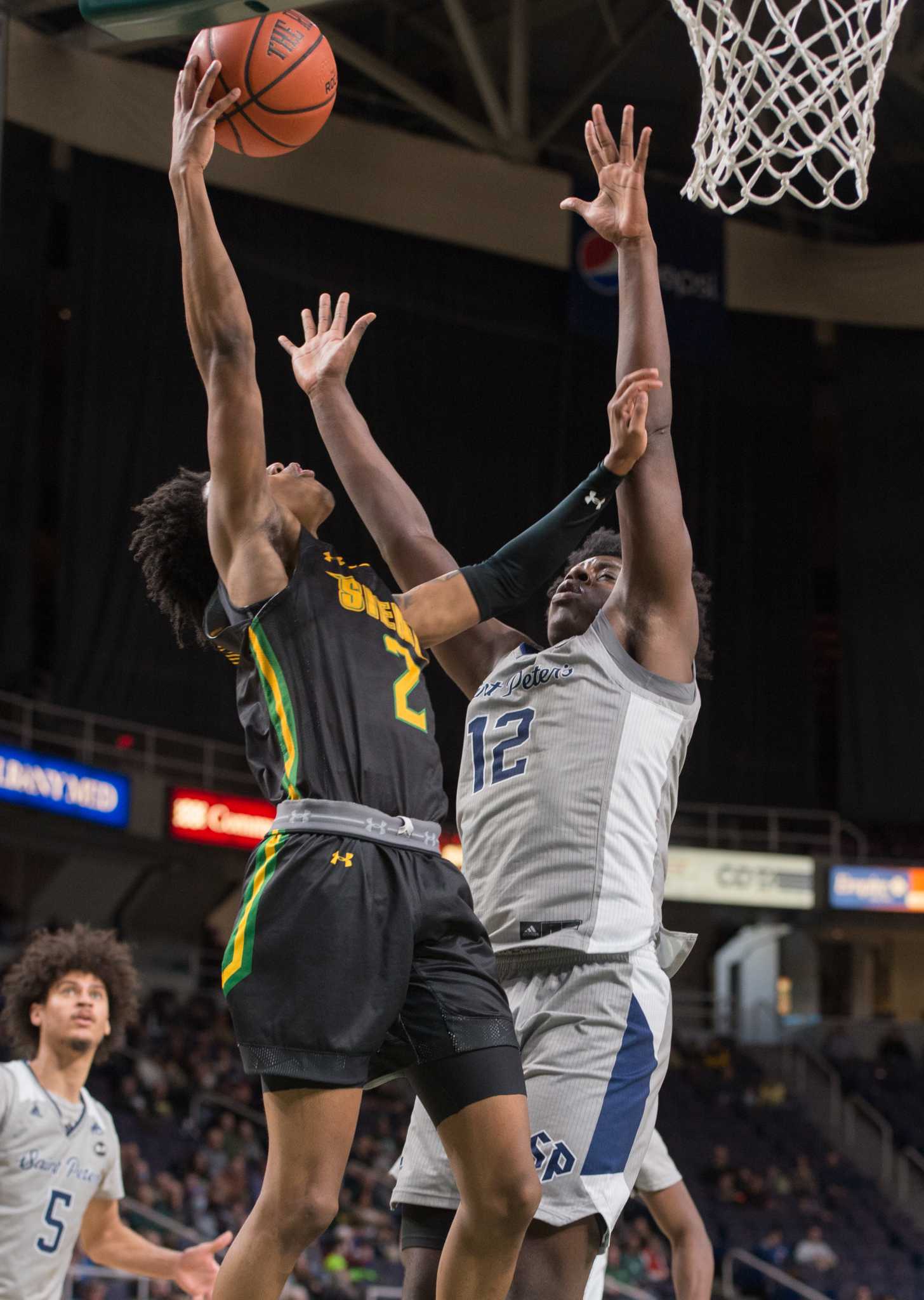 Freshman Duo Making Impact For Siena Men's Basketball