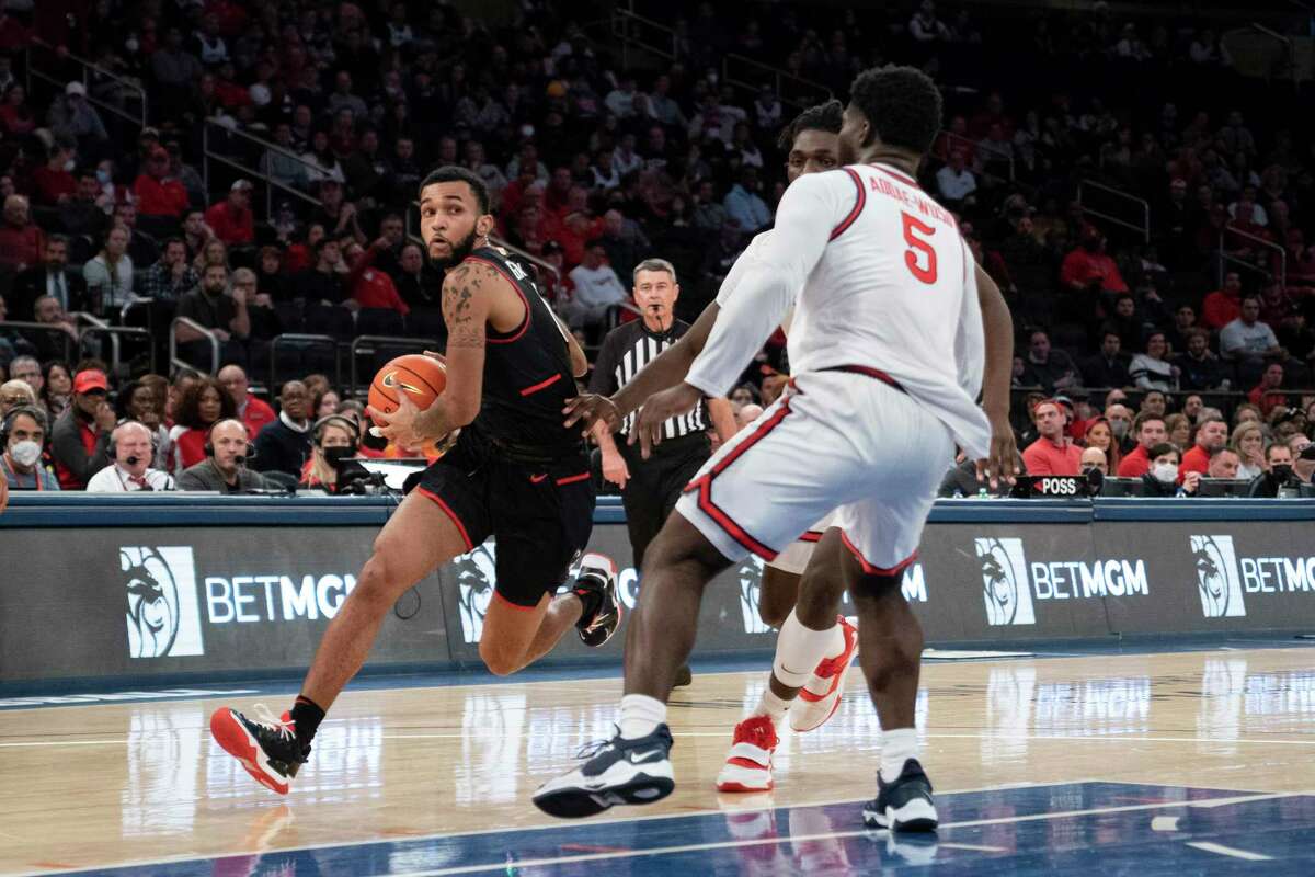 No. 8 Villanova at No. 21 UConn men’s basketball Time, TV