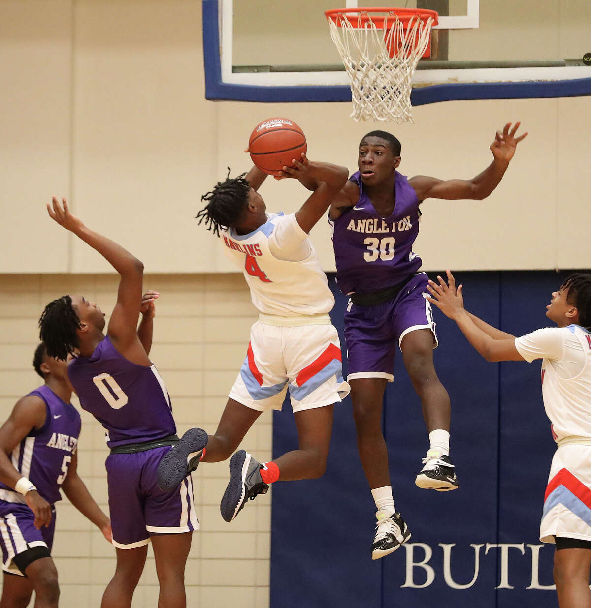 Angleton takes down Madison in bidistrict round
