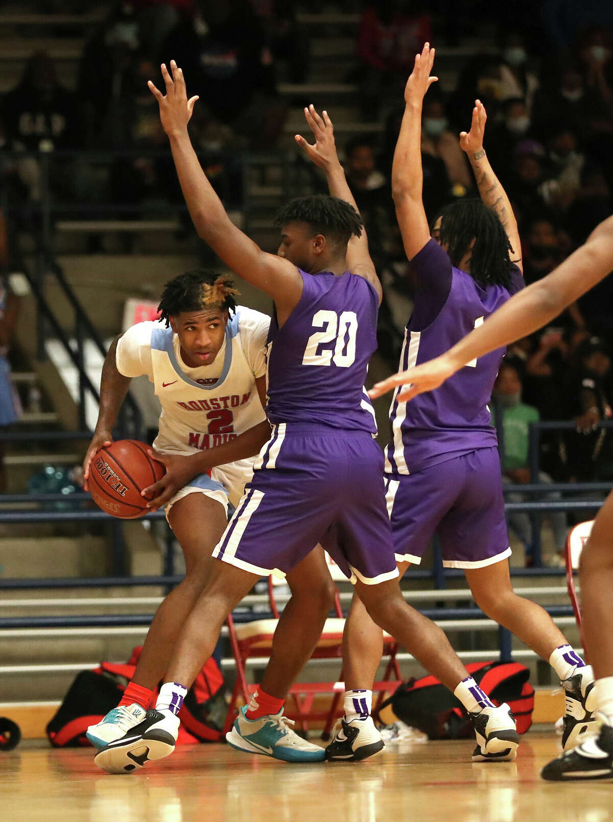 Angleton takes down Madison in bidistrict round