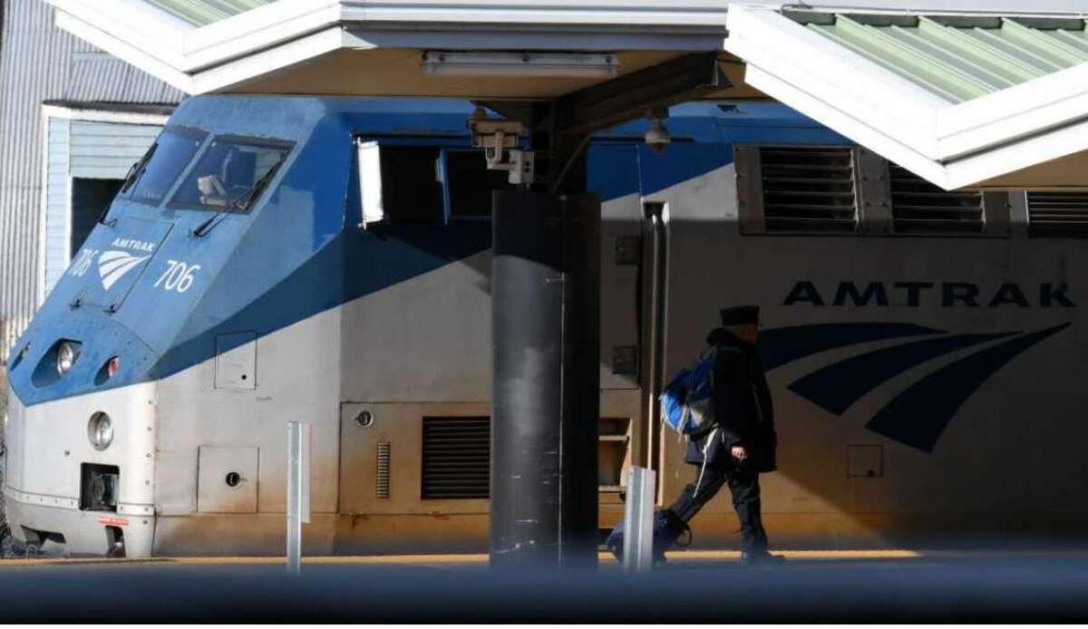 Survey Amtrak employees like their jobs