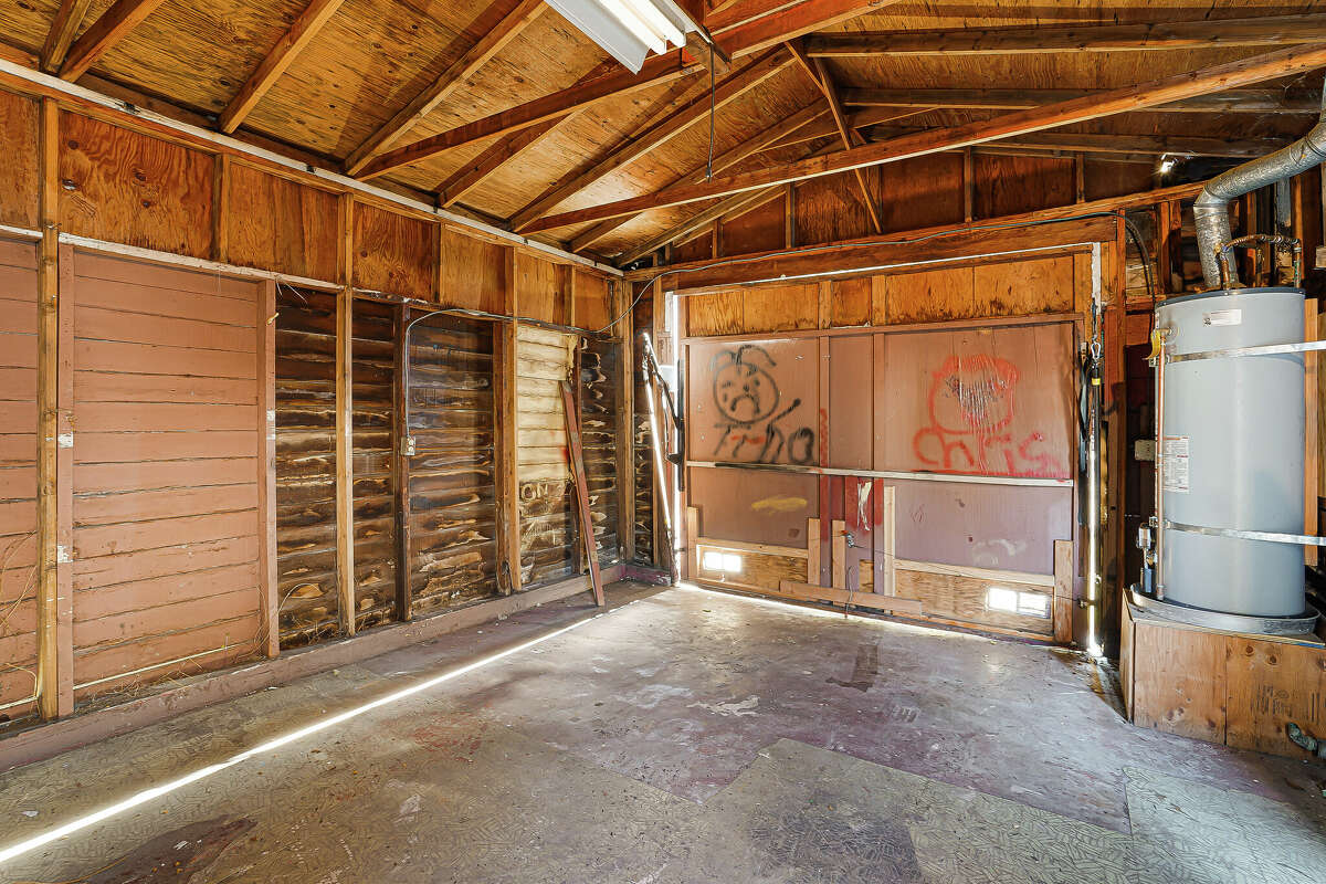 A garage in the East Bay is timelessly welcome.
