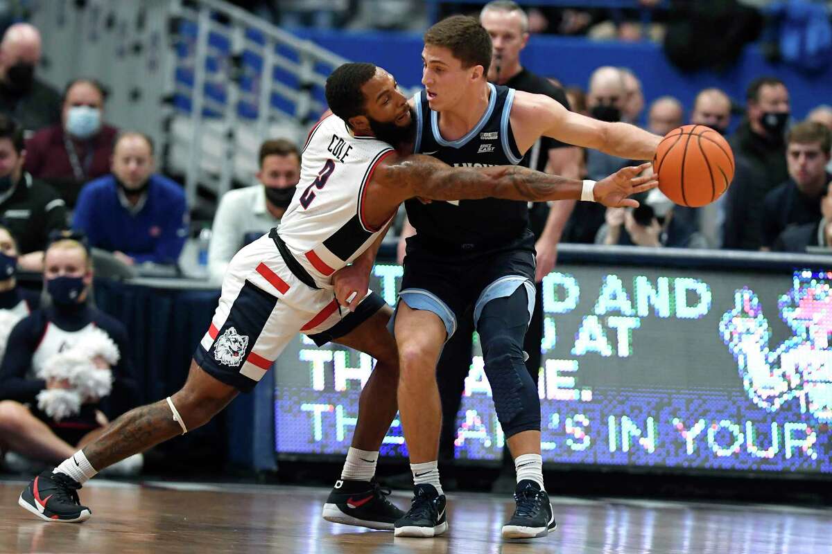 Former UConn star tossed from courtside seat as Huskies toss Xavier