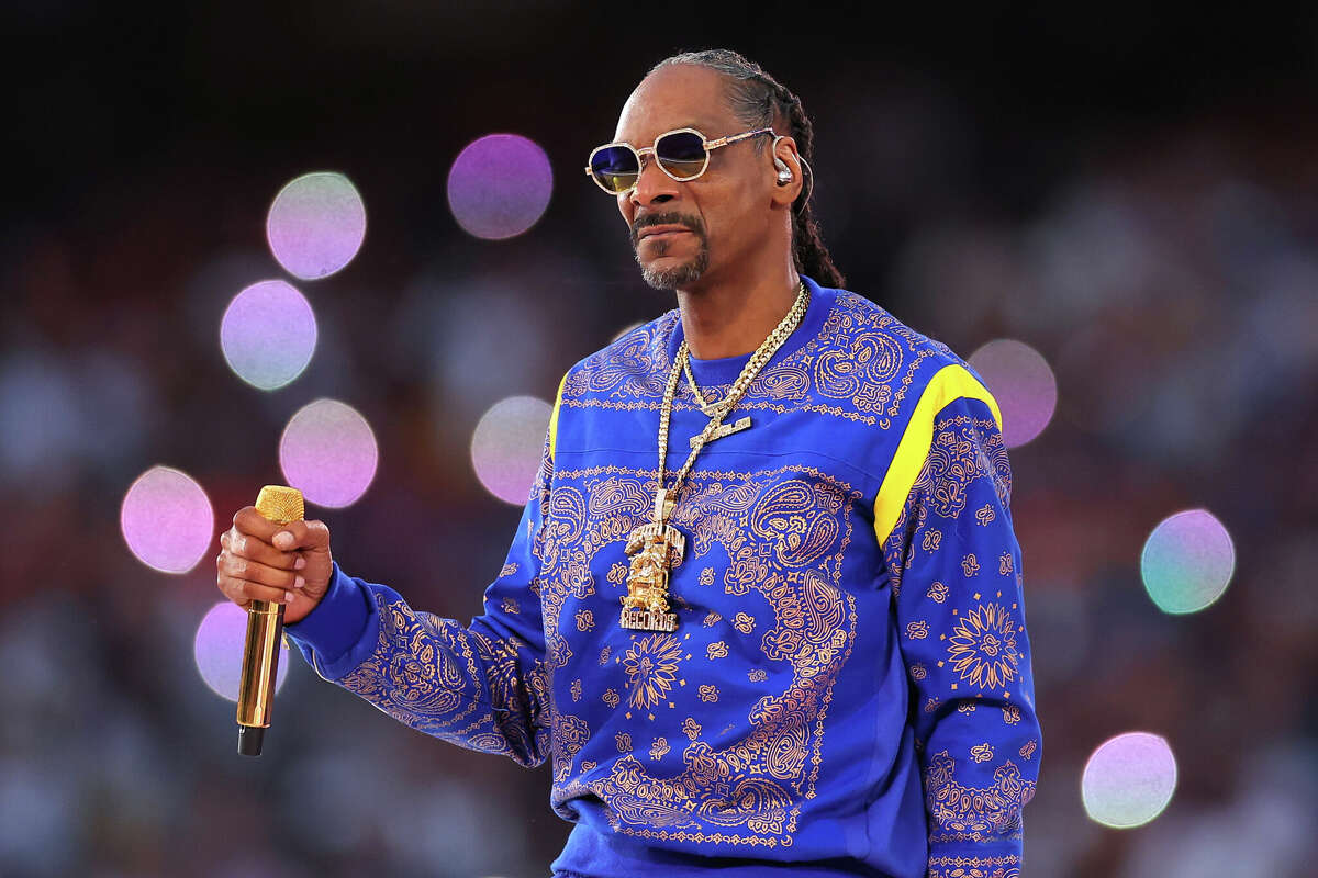 Snoop Dogg performs during the Pepsi Super Bowl LVI Halftime Show at SoFi Stadium on February 13, 2022 in Inglewood, California. (Photo by Kevin C. Cox/Getty Images)