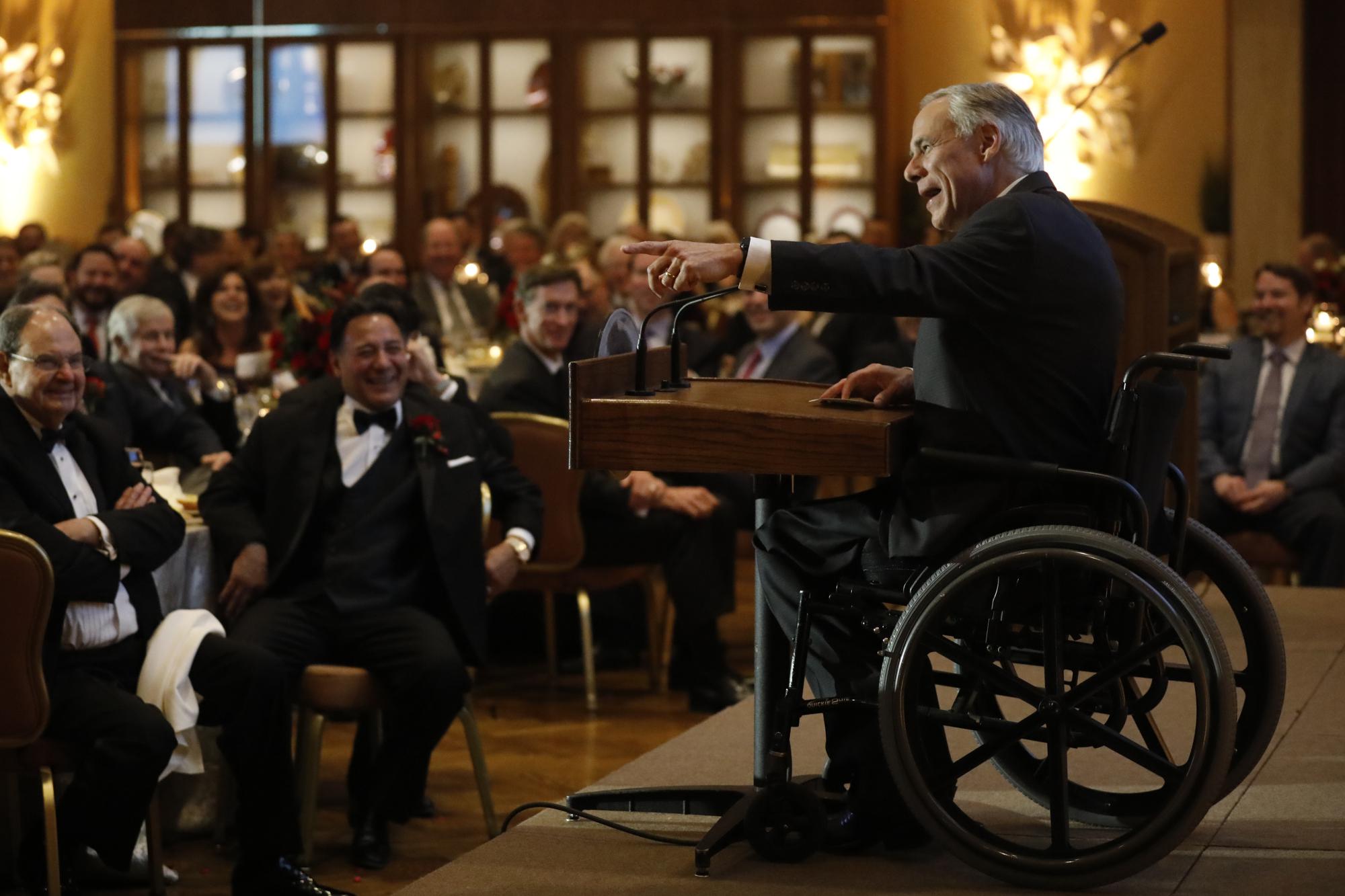 Billionaires from around the nation pick sides in Texas governor's race - Vimarsana News