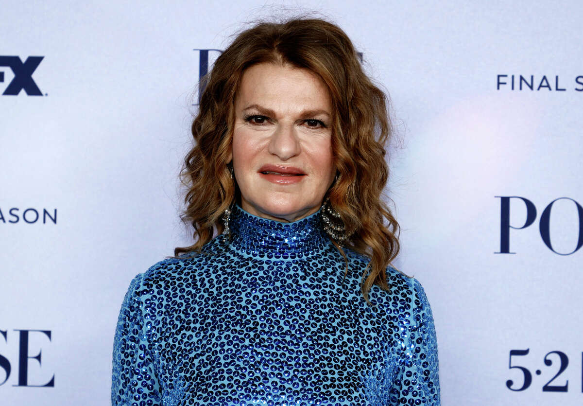 Comedian Sandra Bernhard Of Roseanne Fame Coming To Westport
