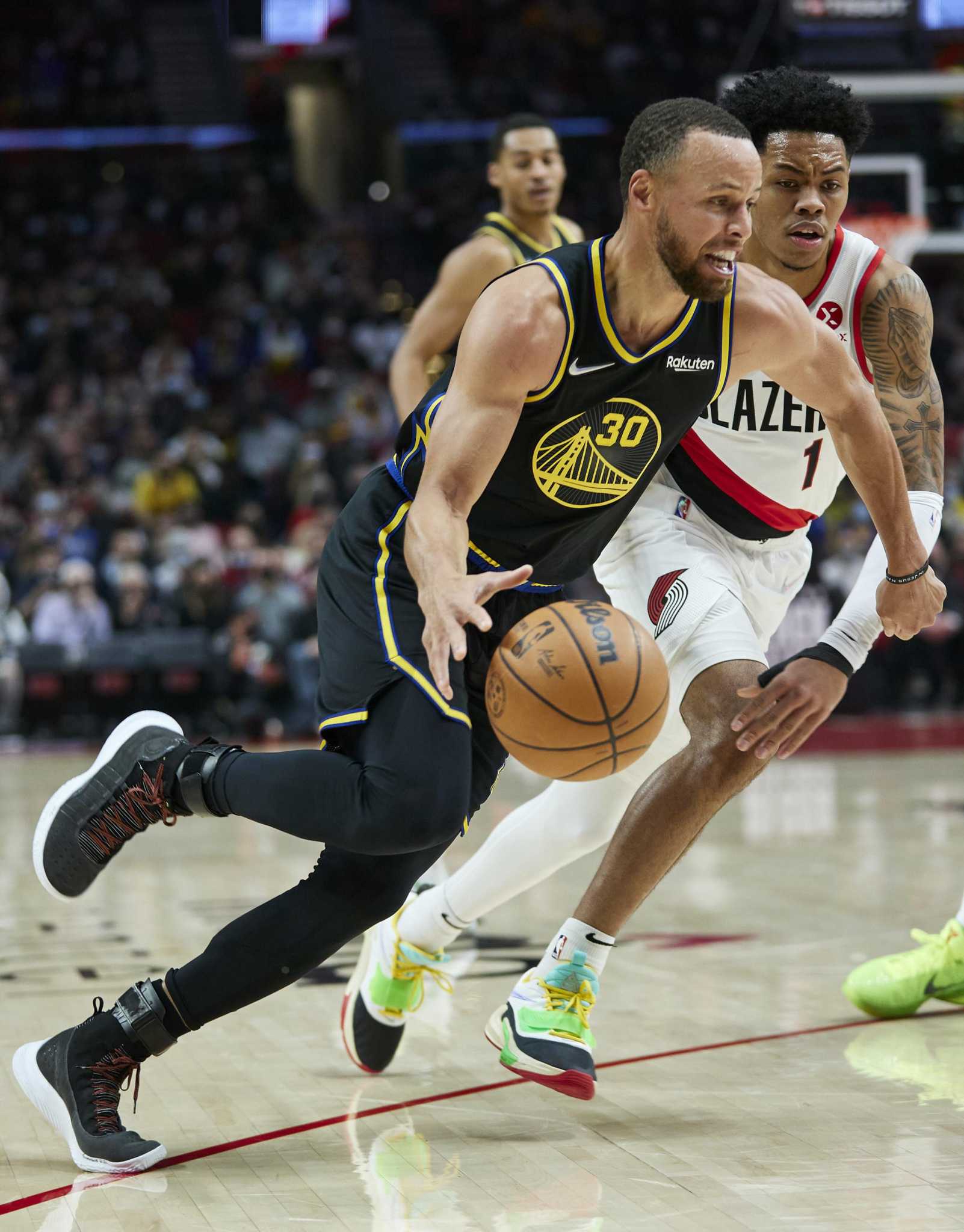 From fashion plate to dishing assists, Steph Curry’s star turn ignites Warriors’ stretch run
