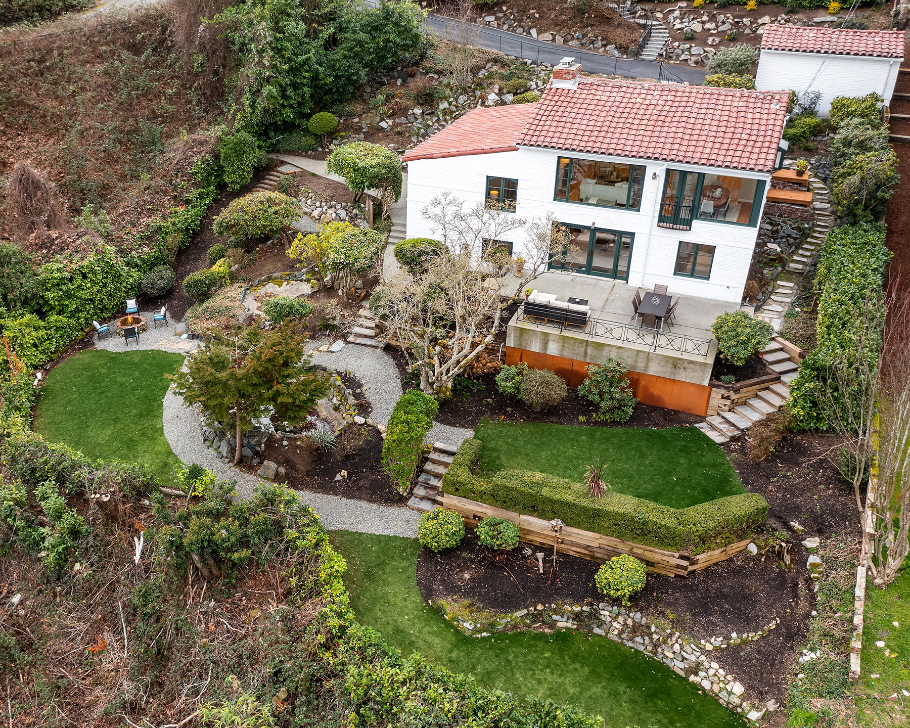 This 1930s Mediterranean villa with a view of Seattle’s Lake Union could be yours for .3M