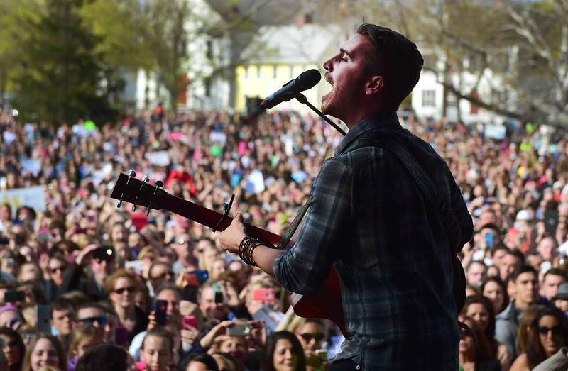 PHOTOS Thousands attend Nick Fradiani concert on the Guilford Green in