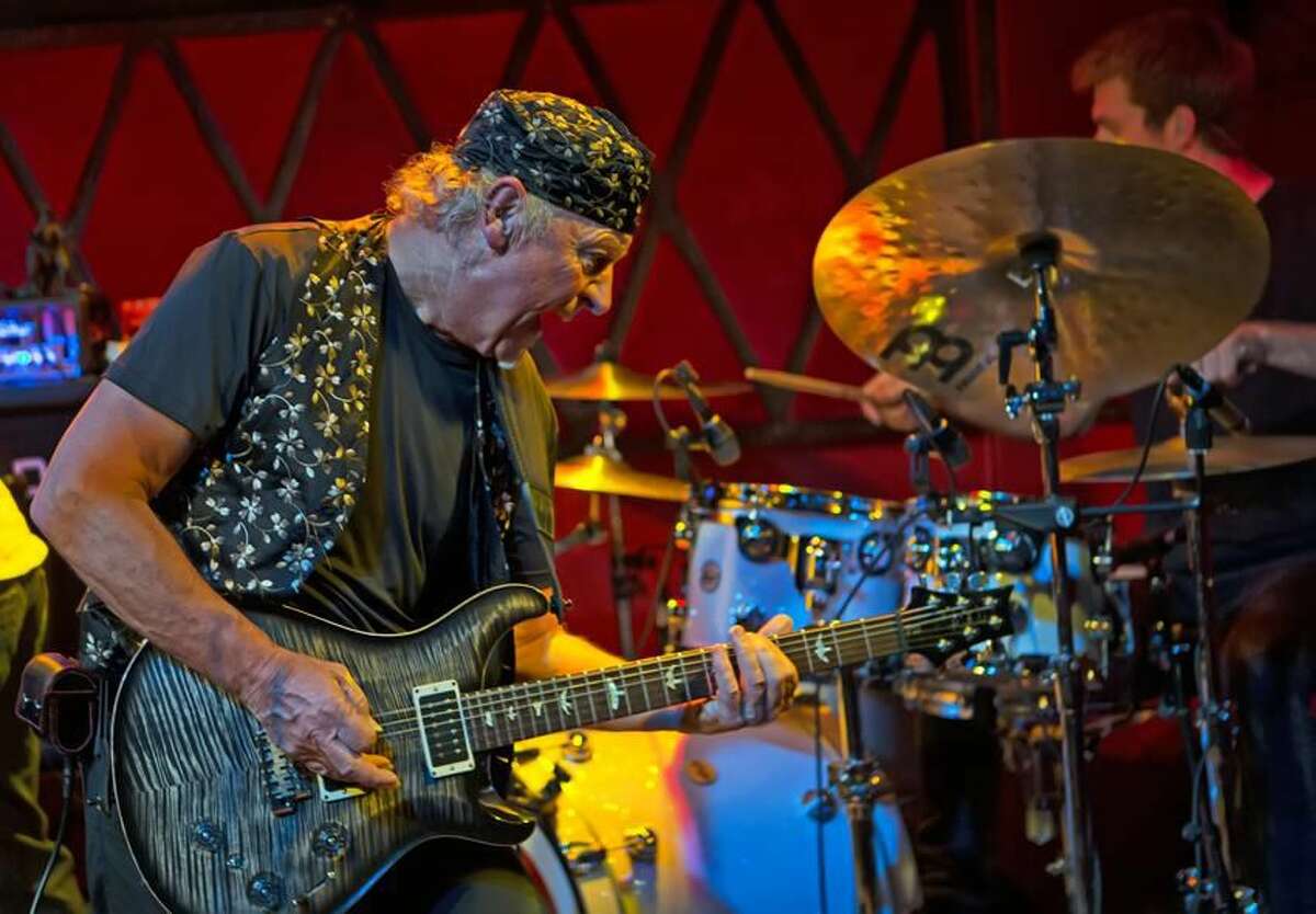 Interview with MARTIN BARRE (JETHRO TULL)
